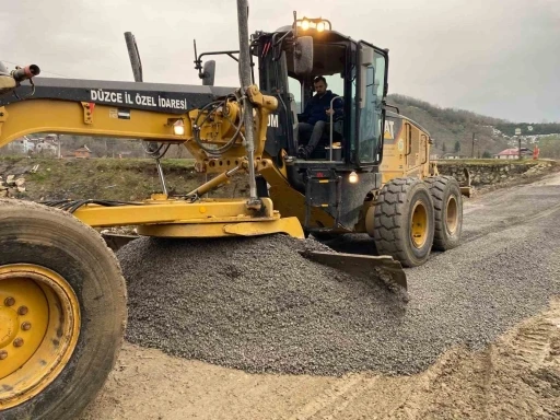 &Ccedil;iftlik k&ouml;y&uuml;nde yol bakım &ccedil;alışmaları tamamlandı
