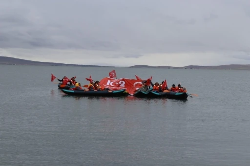 Çıldır’da Cumhuriyet kano gösterisiyle kutlandı
