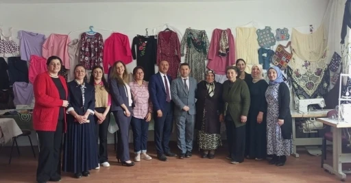 Çıldır Halk Eğitim Müdürlüğünden yıl sonu sergisi
