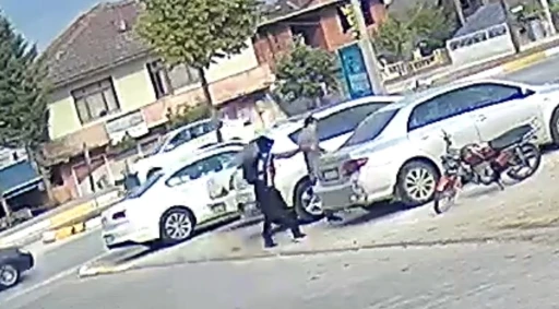 Cinayet zanlısı saklandığı tuvalette yakalandı
