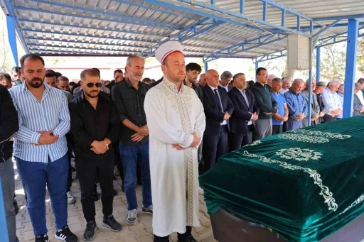 Cinayete kurban giden K&uuml;bra Yapıcı son yolculuğuna uğurlandı
