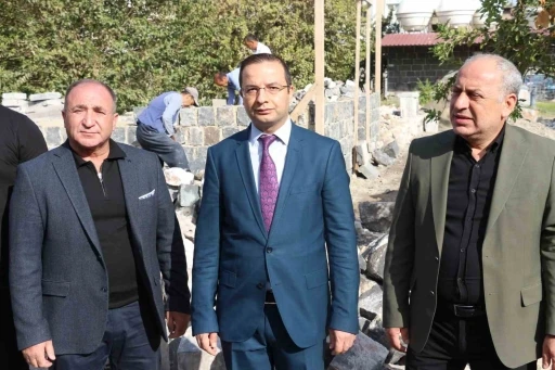 Cizre’de Abdaliye Medresesi’nin yıkılan tarihi duvarı yeniden inşa ediliyor
