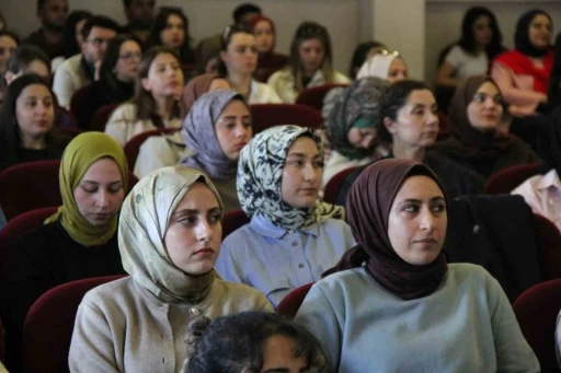 Cizre&rsquo;de aday &ouml;ğretmenlere farkındalık eğitimi verildi
