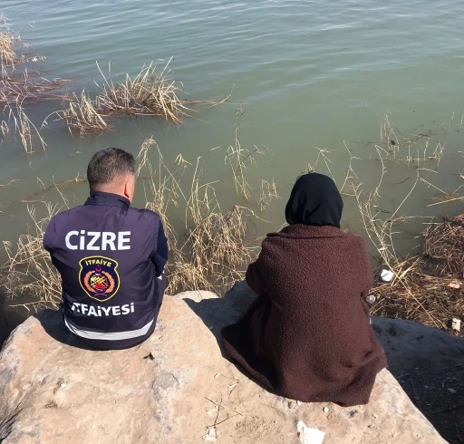 Cizre&rsquo;de intihar girişimi itfaiye erinin ikna etmesiyle son buldu

