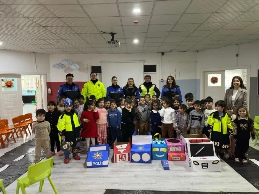 Cizre&rsquo;de minik &ouml;ğrenciler polislik mesleğini tanıdı
