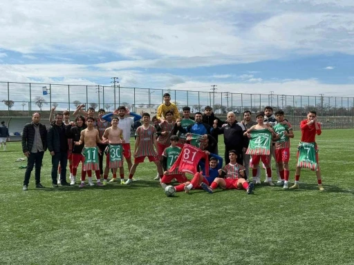 Cizre Dicle Spor, U-16 T&uuml;rkiye Şampiyonasında şampiyon oldu
