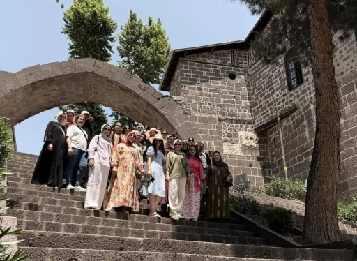 Cizreli Kadınlar Diyarbakır ve Mardin’in tarihi ve turistik yerlerini gezdi
