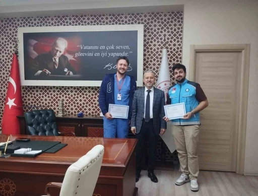 &Ccedil;ocuk acil doktorlarına teşekk&uuml;r belgesi
