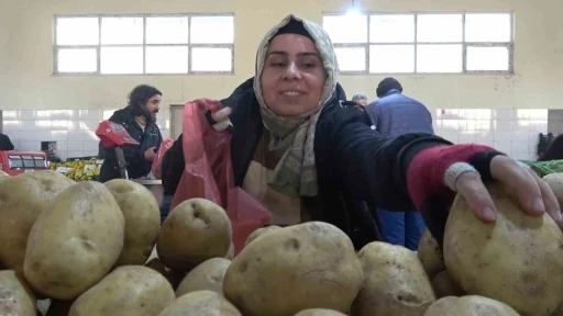 Çocuk gelişimci pazarcı: Amasya pazarının tek kadın esnafı
