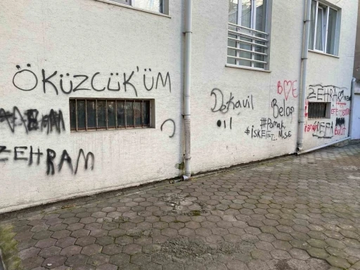 Çocuk parkında oluşan ses ve çevre kirliliği mahalle sakinlerini rahatsız ediyor
