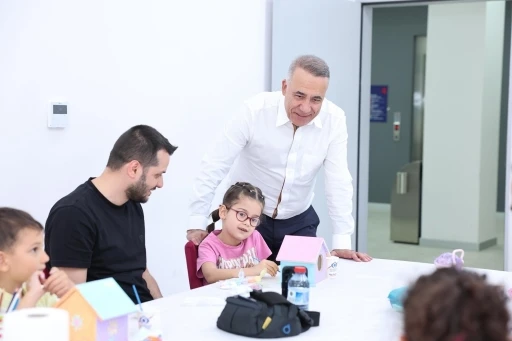 Çocuklar bu kez babalarıyla mutfağa girdi
