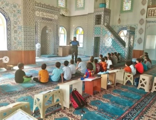 Çocuklara güvenli yaşamın temelleri anlatıldı
