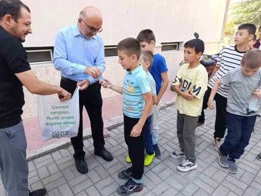 &Ccedil;ocuklara y&ouml;nelik Kur&rsquo;an eğitimleri s&uuml;r&uuml;yor
