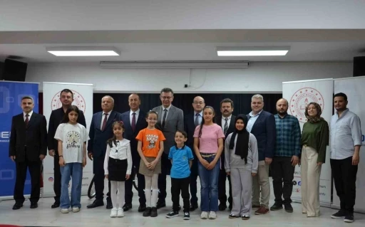 &Ccedil;ocukların enerji tasarrufu duyarlılığı kalem ve fır&ccedil;alarla hayat buldu
