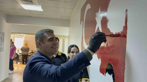 Çocukların hastane korkusunu aşmak için kolları sıvadılar
