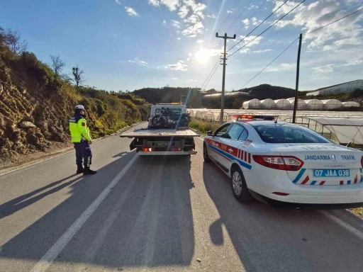 &Ccedil;ocukların motosikletli akrobasisine 37 bin lira ceza
