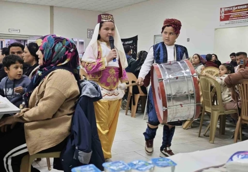 &Ccedil;ocukların Ramazan g&ouml;sterileri iftar sofrasına renk kattı
