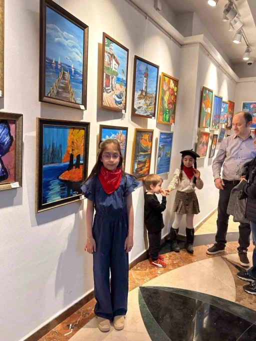 Çocukların renkli dünyası sanatla buluştu
