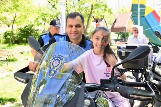 &Ccedil;OGEP kapsamında &Ccedil;ocuk Oyunları Şenliği d&uuml;zenlendi

