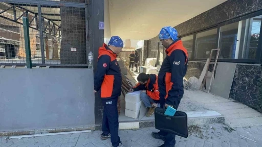 &Ccedil;&ouml;ken otelde iş&ccedil;iler 2 saat &ouml;nce fark edip, &ccedil;alışmayı sonlandırmış
