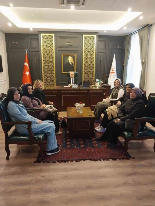 &Ccedil;&ouml;lyaklılar Edremit de Kaymakam Odabaş&rsquo;ı ziyaret etti

