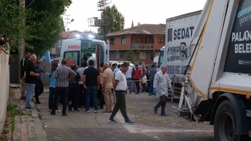 Çöp kamyonunun çarptığı çocuk öldü
