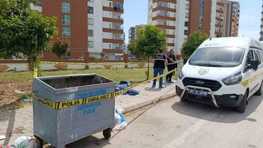 Çöp konteynerinden insan kafatası çıktı
