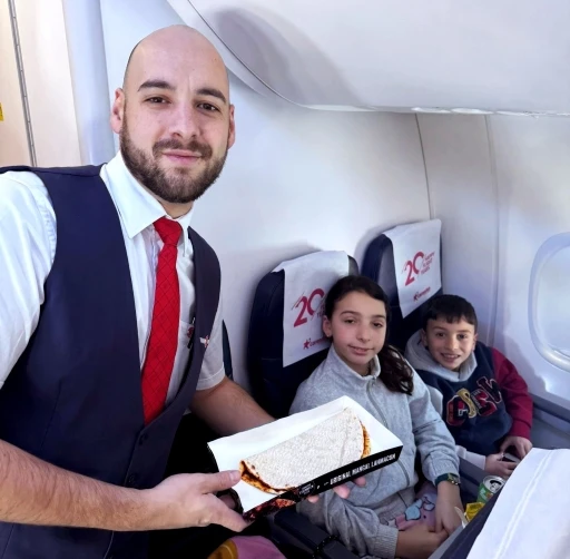 Corendon Airlines u&ccedil;uşlarında Mangal Lahmacun&rsquo;a yoğun ilgi
