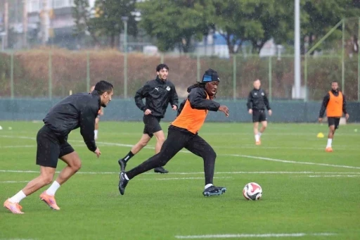 Corendon Alanyaspor, Galatasaray ma&ccedil;ı hazırlıklarını s&uuml;rd&uuml;rd&uuml;
