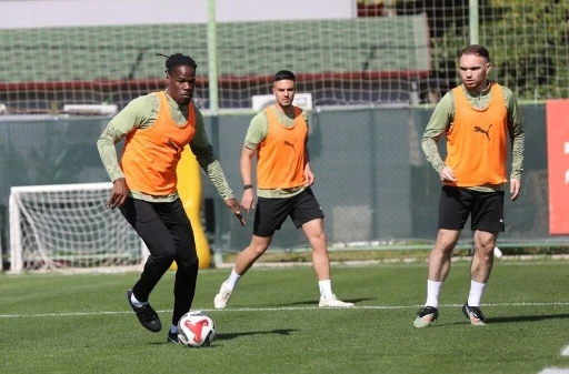 Corendon Alanyaspor, G&ouml;ztepe ma&ccedil;ı hazırlıklarını tamamladı
