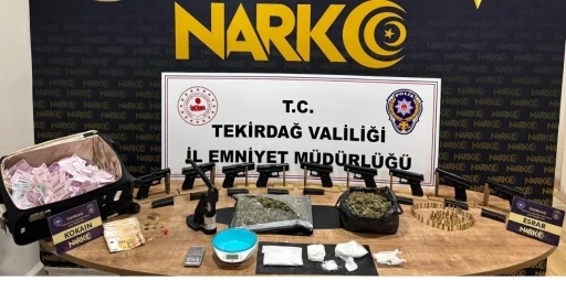 Çorlu’da uyuşturucu ve silah operasyonu: 910 bin TL’lik döviz ve altın ele geçirildi
