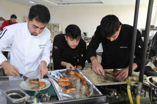 Çoruh’un incisi somon, genç şef adaylarının ellerinde yarıştı
