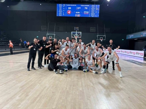 &Ccedil;orum Belediyesi Erkek Basketbol Takımı 2. Lig&rsquo;de
