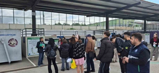 Çorum Belediyesi’nin &quot;Sıfır Atık Getirme Merkezi&quot; öğrencilere tanıtıldı
