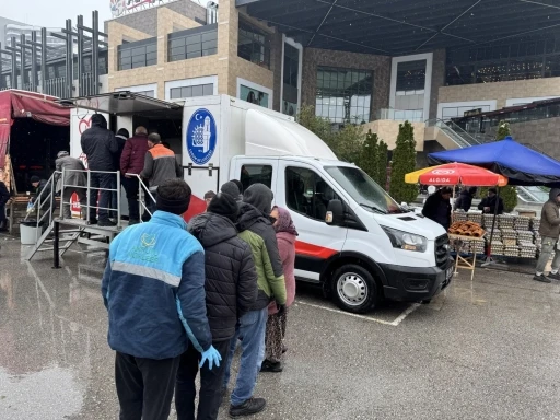 Çorum Belediyesinden içleri ısıtan sıcak çorba ikramı

