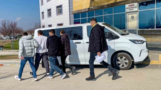 &Ccedil;orum&rsquo;da 2 firari h&uuml;k&uuml;ml&uuml; polis ekiplerince yakalandı
