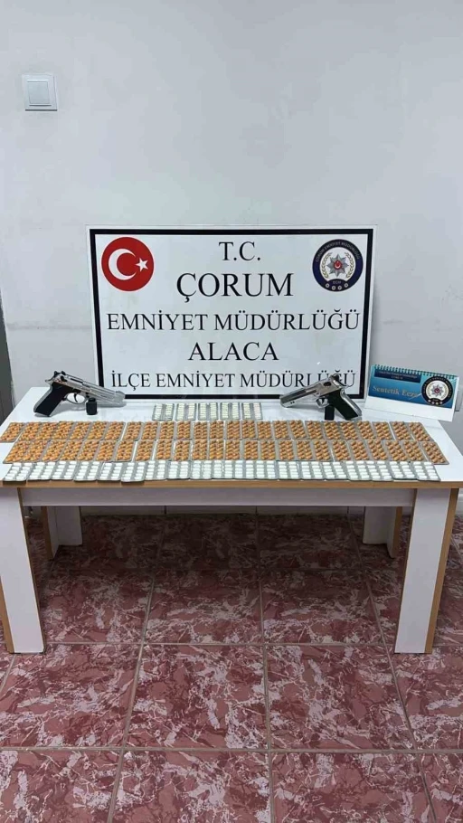 &Ccedil;orum&rsquo;da 756 adet sentetik ecza hapı ele ge&ccedil;irildi: 1 tutuklama
