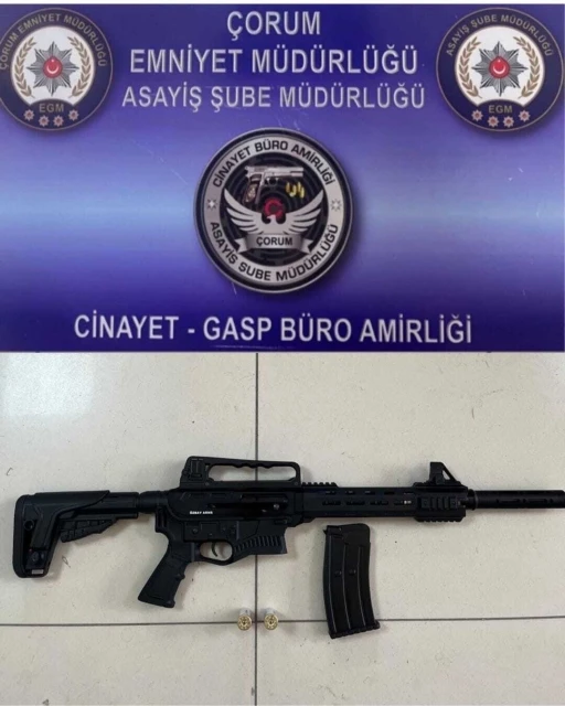 &Ccedil;orum&rsquo;da aranan 2 şahıs yakalandı
