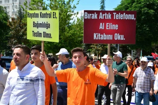 &Ccedil;orum&rsquo;da bağımlılığa karşı farkındalık y&uuml;r&uuml;y&uuml;ş&uuml;
