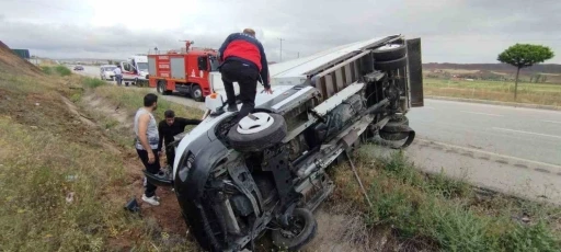 Çorum’da devrilen kamyonetin sürücüsü yaralandı
