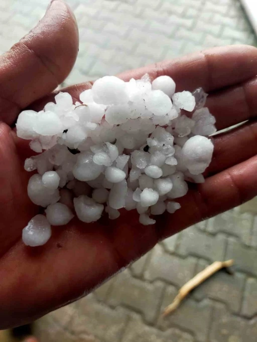 &Ccedil;orum&rsquo;da dolu yağışı etkili oldu

