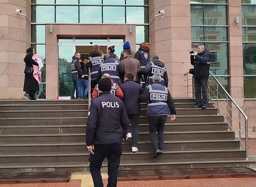 &Ccedil;orum&rsquo;da evlerden ziynet eşyası &ccedil;alan 4 hırsızlık ş&uuml;phelisi su&ccedil;&uuml;st&uuml; yakalandı
