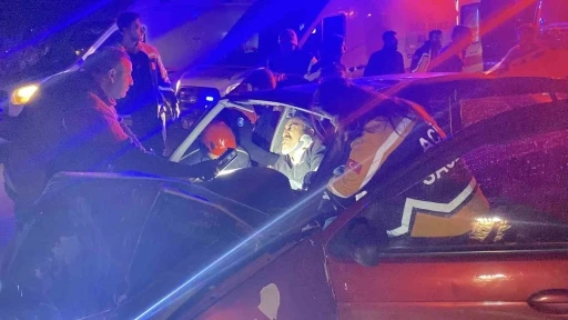 &Ccedil;orum&rsquo;da iki otomobil &ccedil;arpıştı: 8 yaralı
