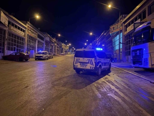 &Ccedil;orum&rsquo;da iş yerinde bı&ccedil;aklı kavga: 2 yaralı
