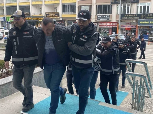 &Ccedil;orum&rsquo;da iş yerine silahlı saldırı d&uuml;zenleyen 6 kişi tutuklandı
