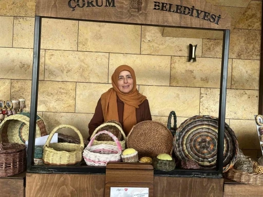 &Ccedil;orum&rsquo;da kadın girişimcilerin el emeği g&ouml;z nuru &uuml;r&uuml;nleri g&ouml;r&uuml;c&uuml;ye &ccedil;ıktı
