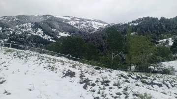 Çorum’da mayıs ayında kar sürprizi
