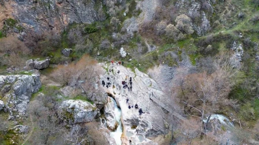 &Ccedil;orum&rsquo;da mest eden ilkbahar manzaraları
