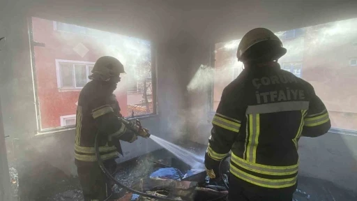 &Ccedil;orum&rsquo;da metruk binada korkutan yangın
