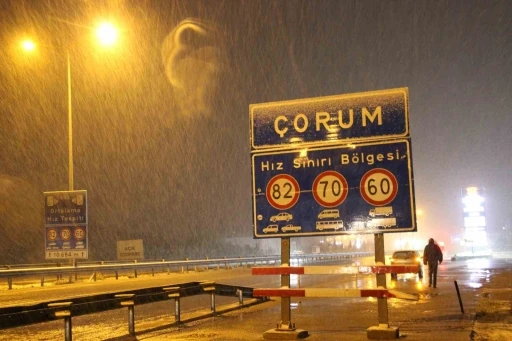 Çorum’da Nisan karı: Ekipler yollarda teyakkuza geçti
